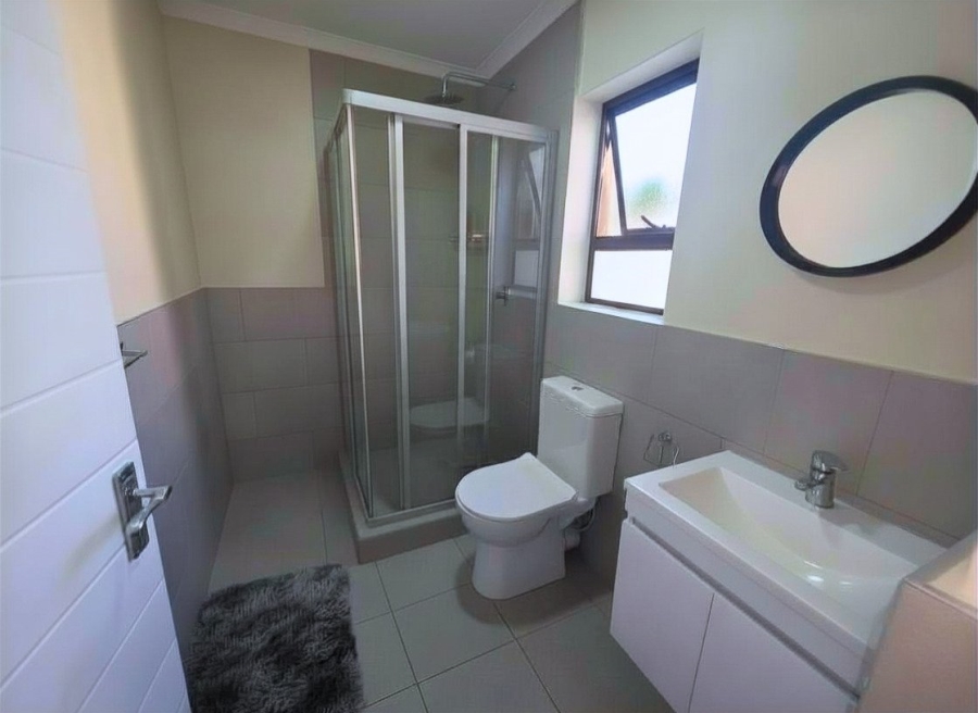 To Let 5 Bedroom Property for Rent in Sandown Western Cape